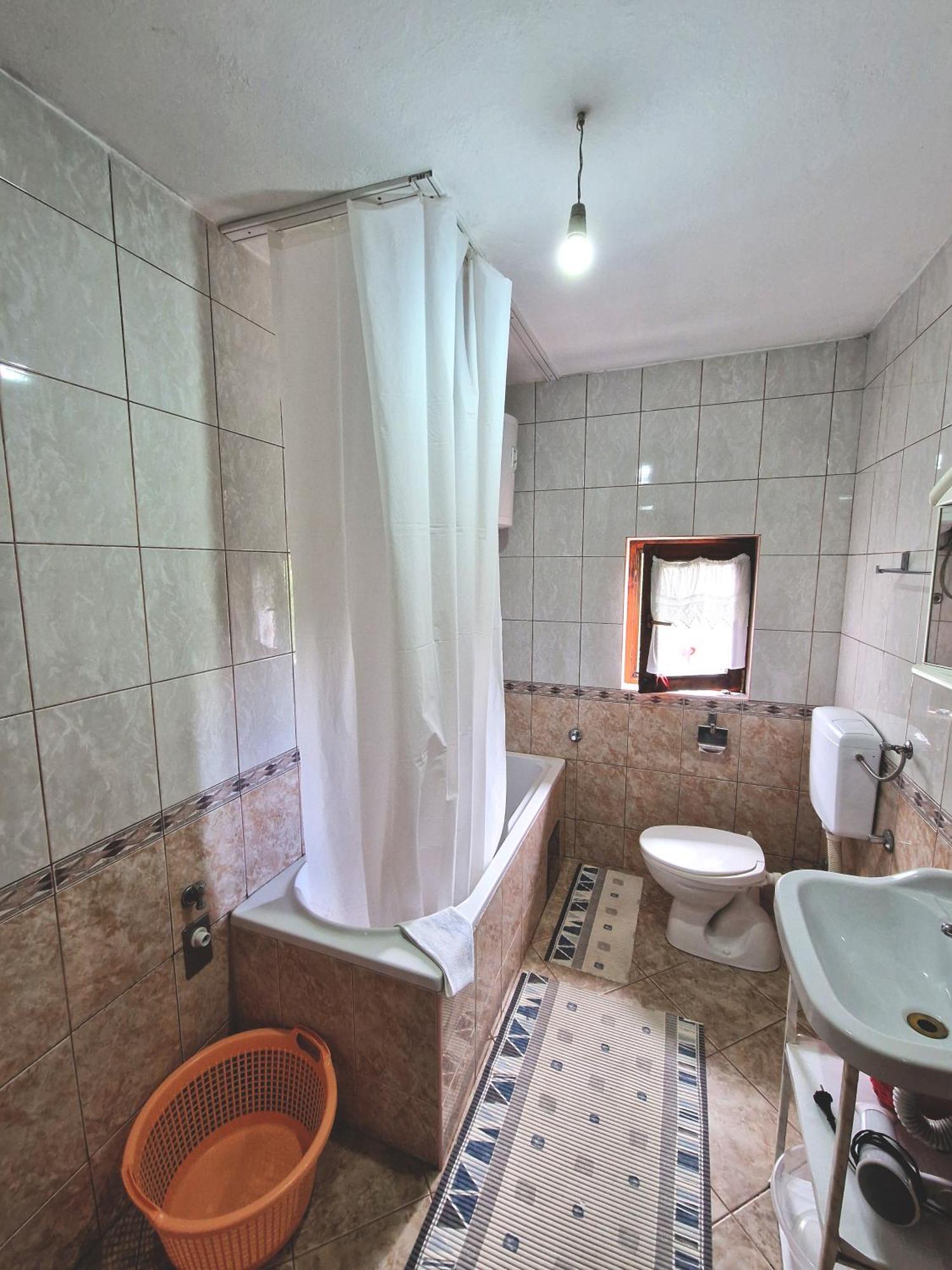 באניה לוקה Apartman Komfor מראה חיצוני תמונה